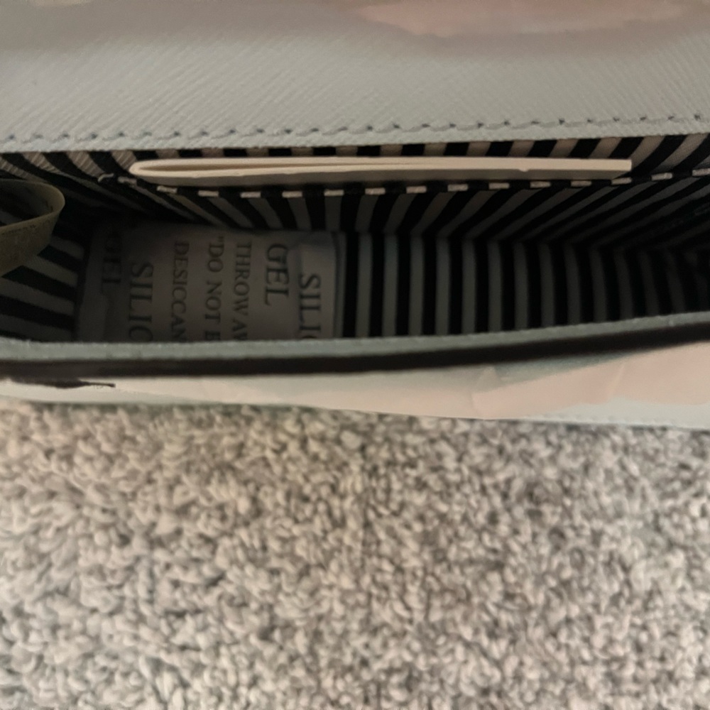 Kate spade mini purse - Picture 4 of 4